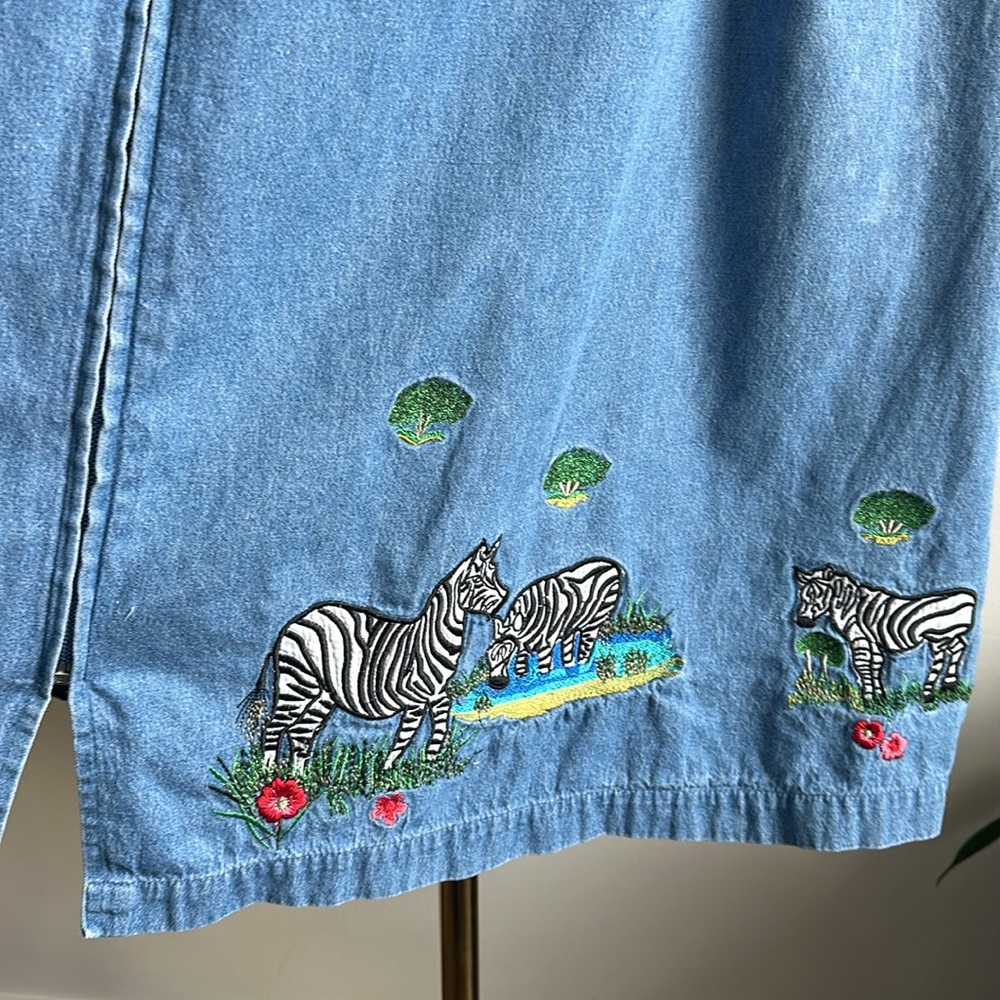 Vintage Women’s Plus Size Denim Embroidered Safari Art‎ Full Zip Pocket Dress 2X - Picture 5 of 10